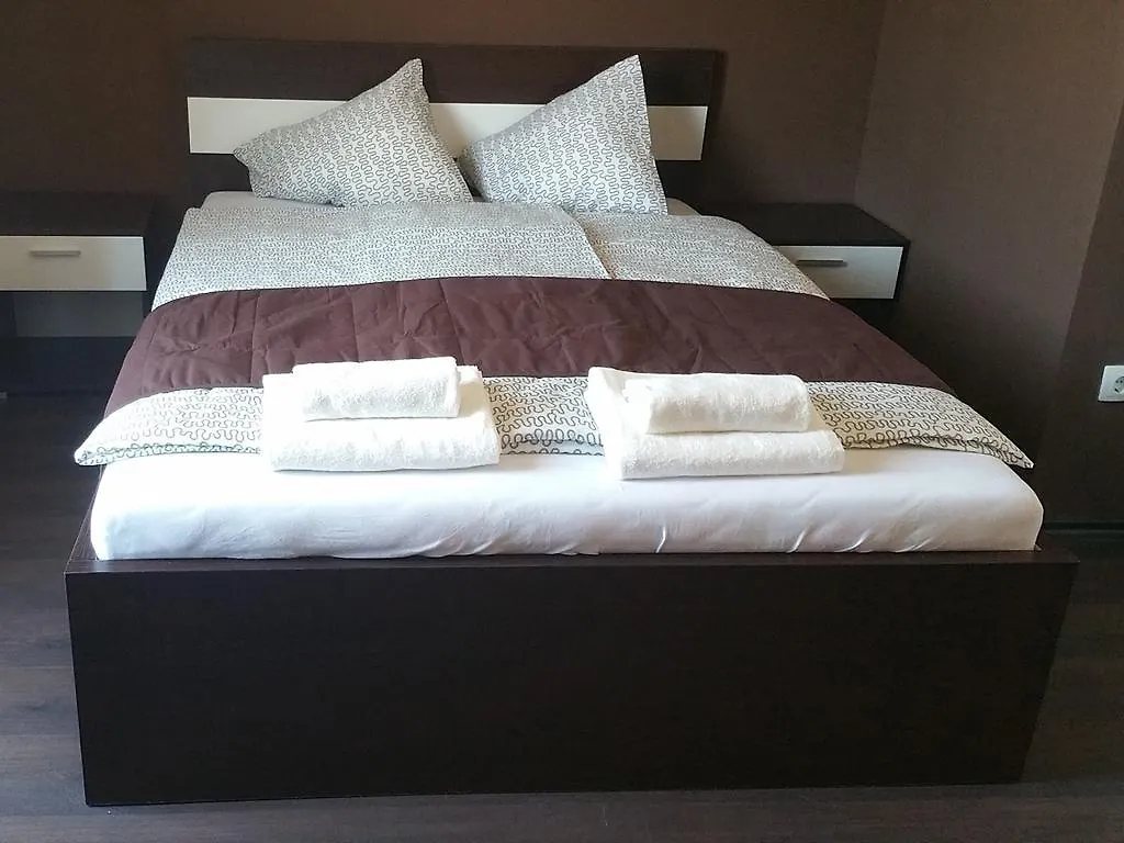 Villa Caesar Vir Bed & Breakfast