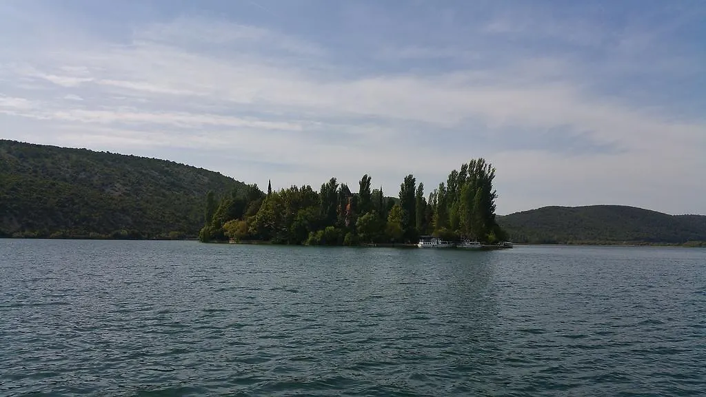 Villa Caesar Vir Bed & Breakfast