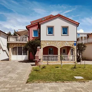 Apartment Fida